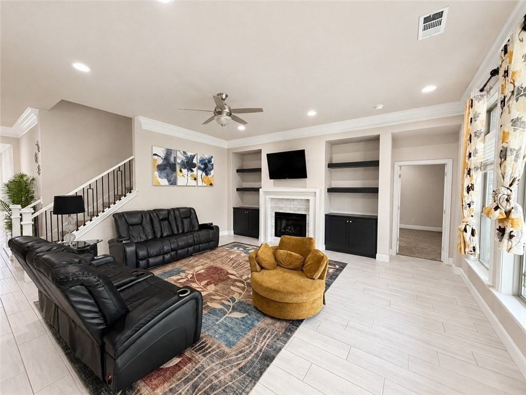 1504 Sw Hamilton Ave - Photo 4 of 17