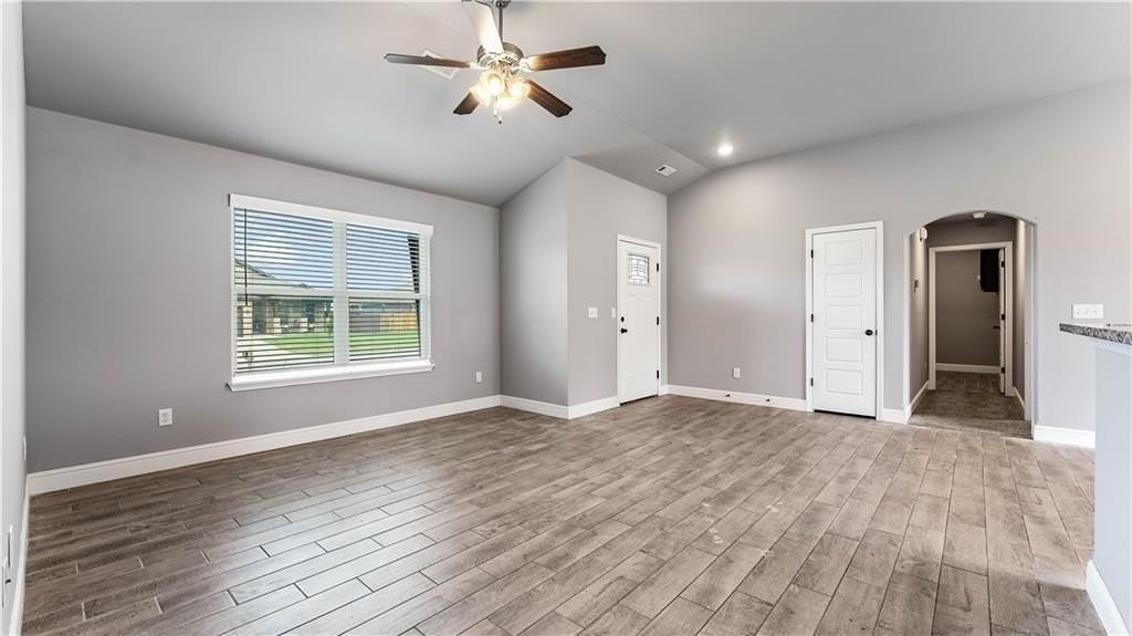 200 Post Oak Ave - Photo 3 of 23