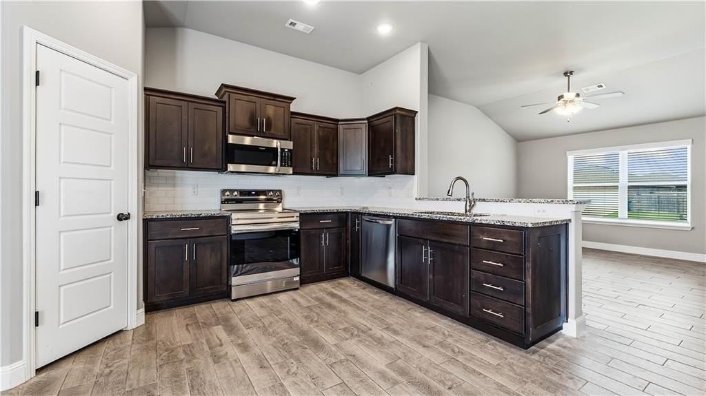 200 Post Oak Ave - Photo 6 of 23