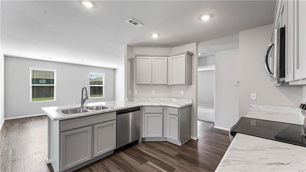 1405 S Corsac St - Photo 5 of 20