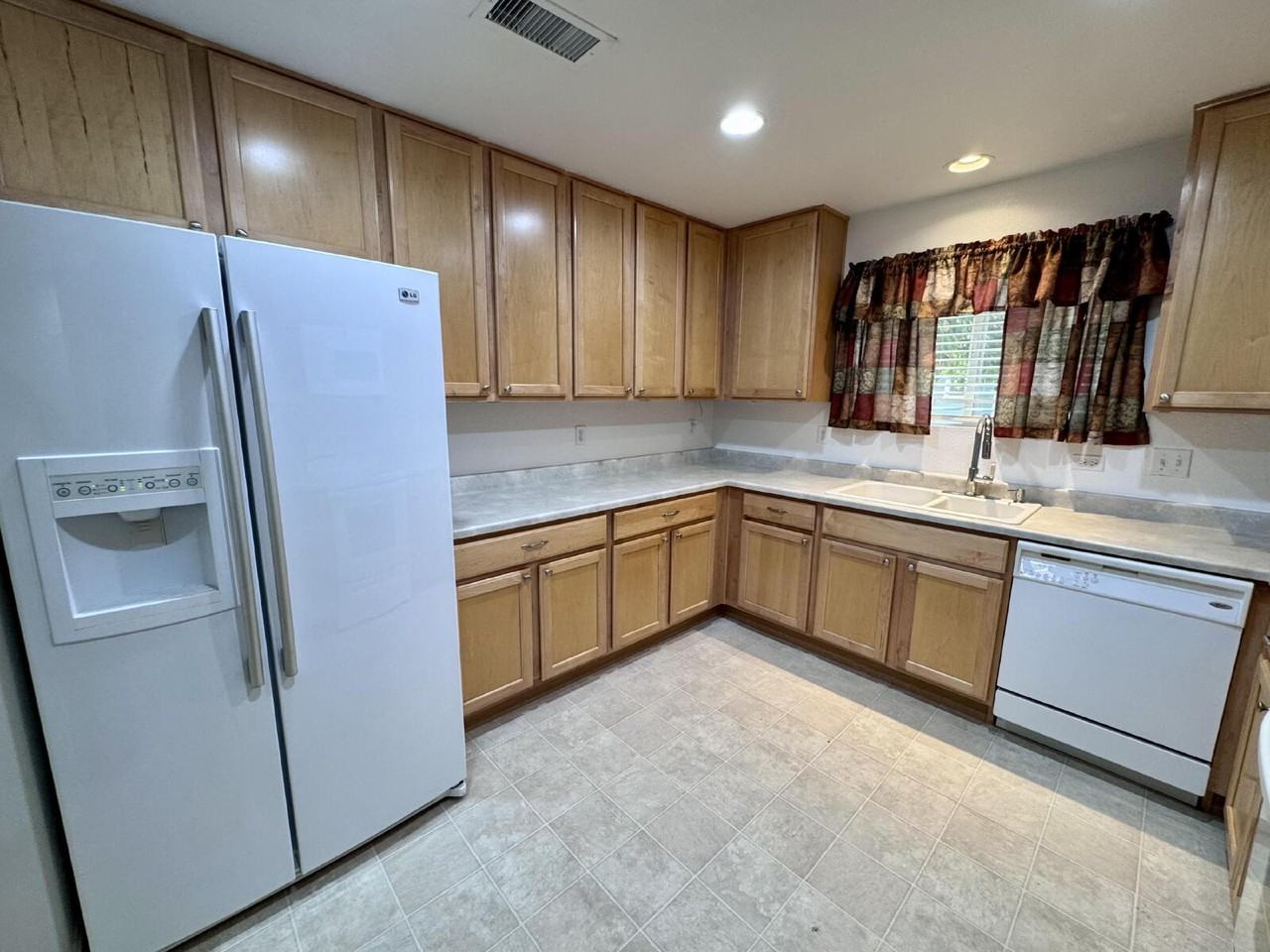 19047 E 57th Pl - Photo 2 of 22