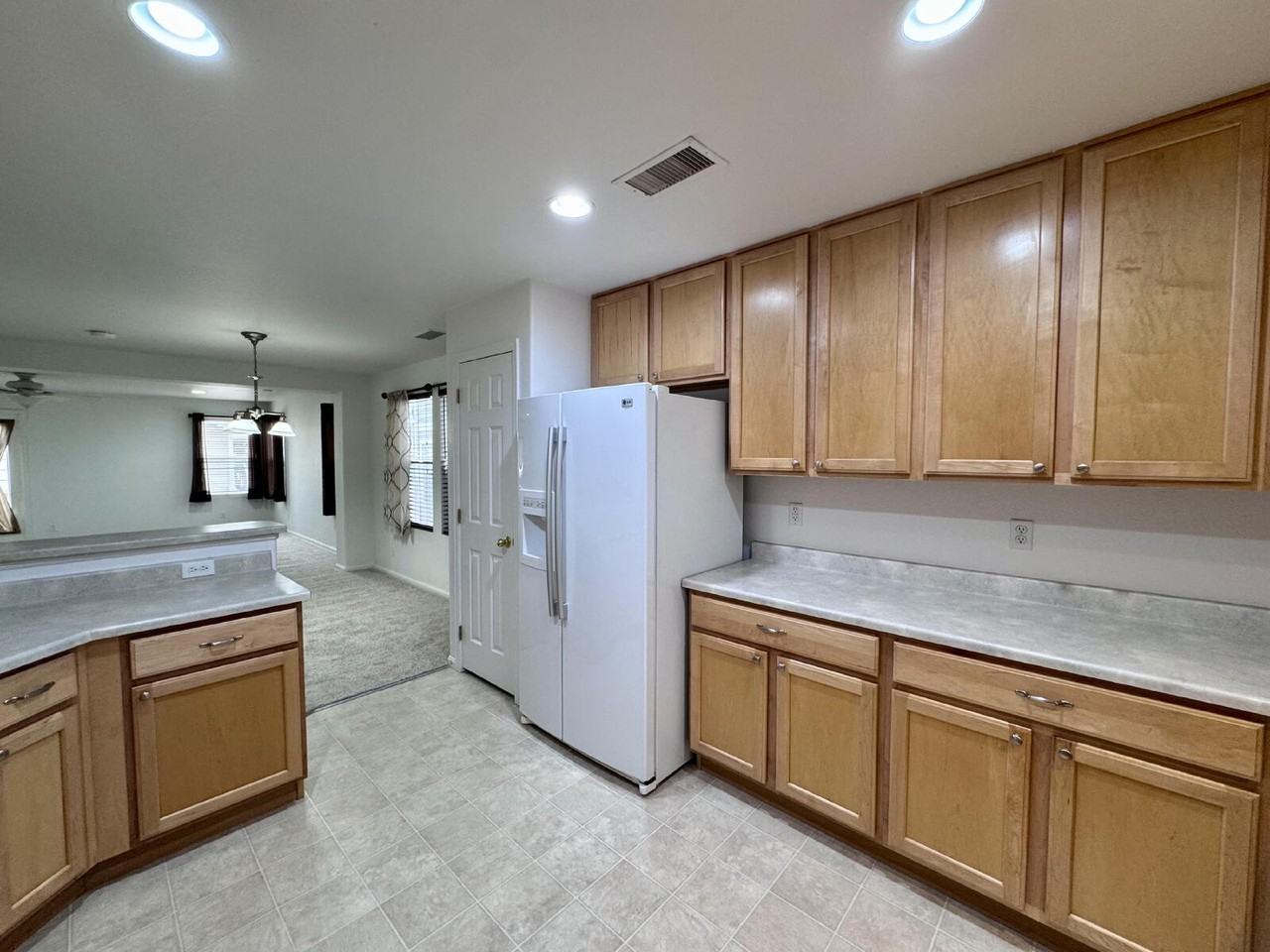 19047 E 57th Pl - Photo 3 of 22