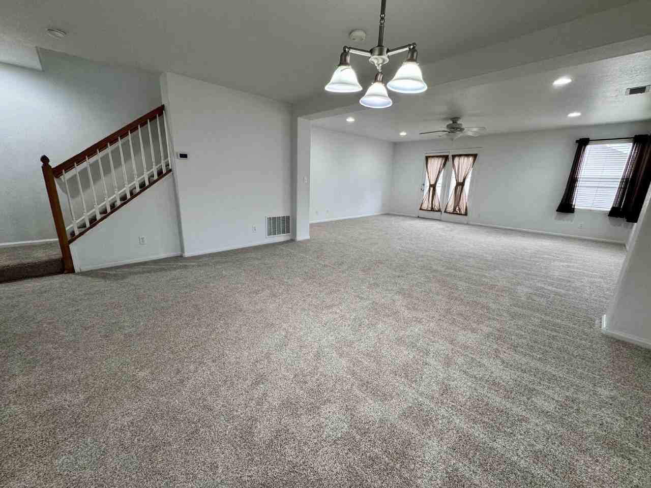 19047 E 57th Pl - Photo 6 of 22