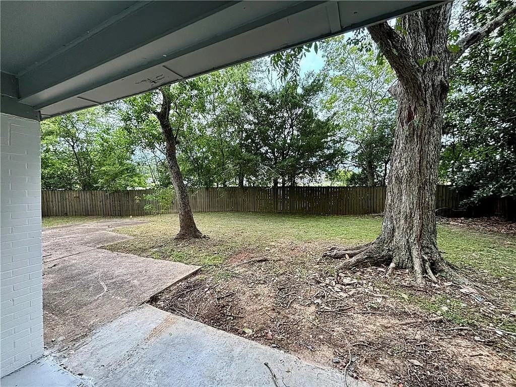 466 Pinehill Dr - Photo 2 of 16