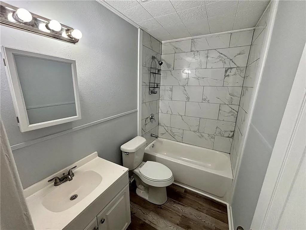 466 Pinehill Dr - Photo 6 of 16