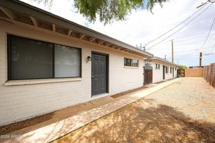 1736 W Sherman St #B - Photo 1 of 1