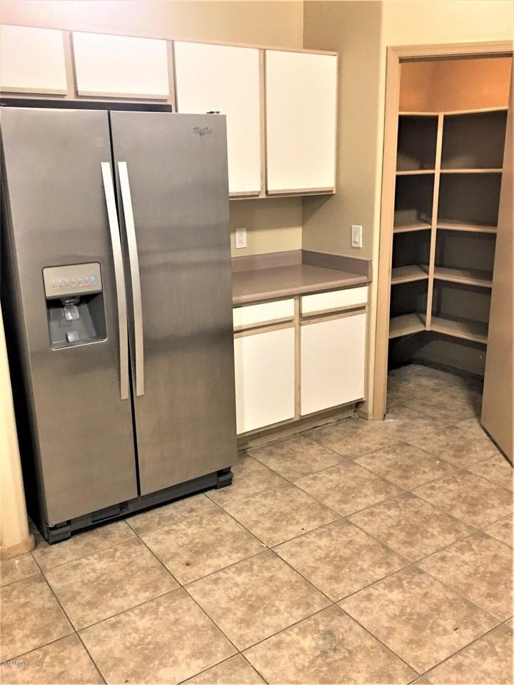 12625 W Paradise Dr - Photo 2 of 14