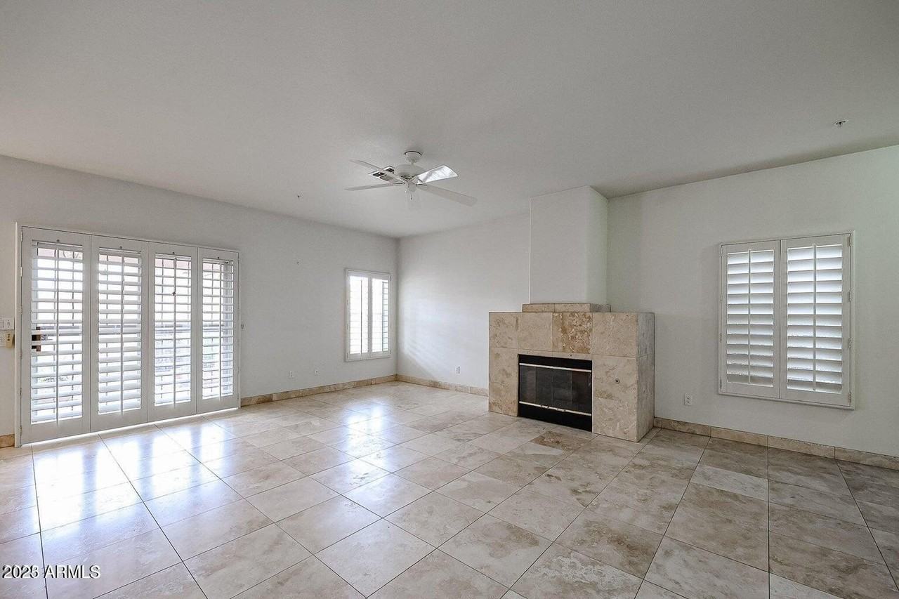 11173 N 89th St - Photo 4 of 23