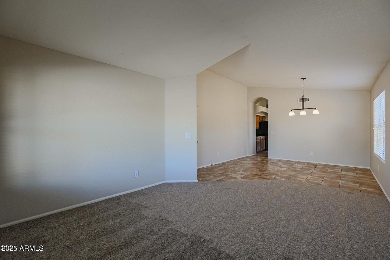 10269 W Patrick Ln - Photo 4 of 35