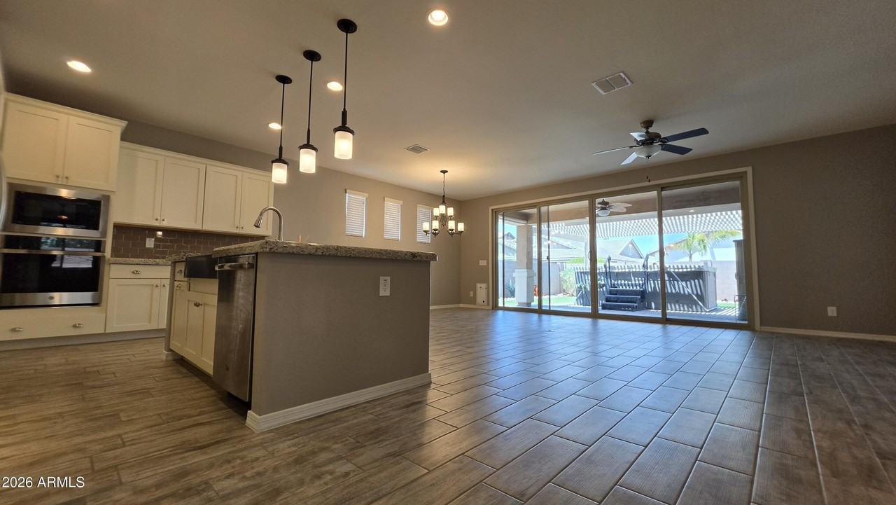 20660 E Canary Way - Photo 6 of 30