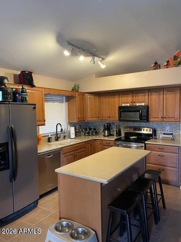 6916 E Lakeview Ave - Photo 3 of 13