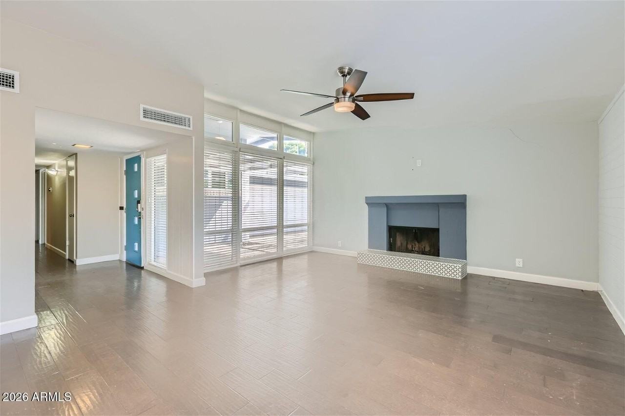5420 N 82nd St - Photo 2 of 11