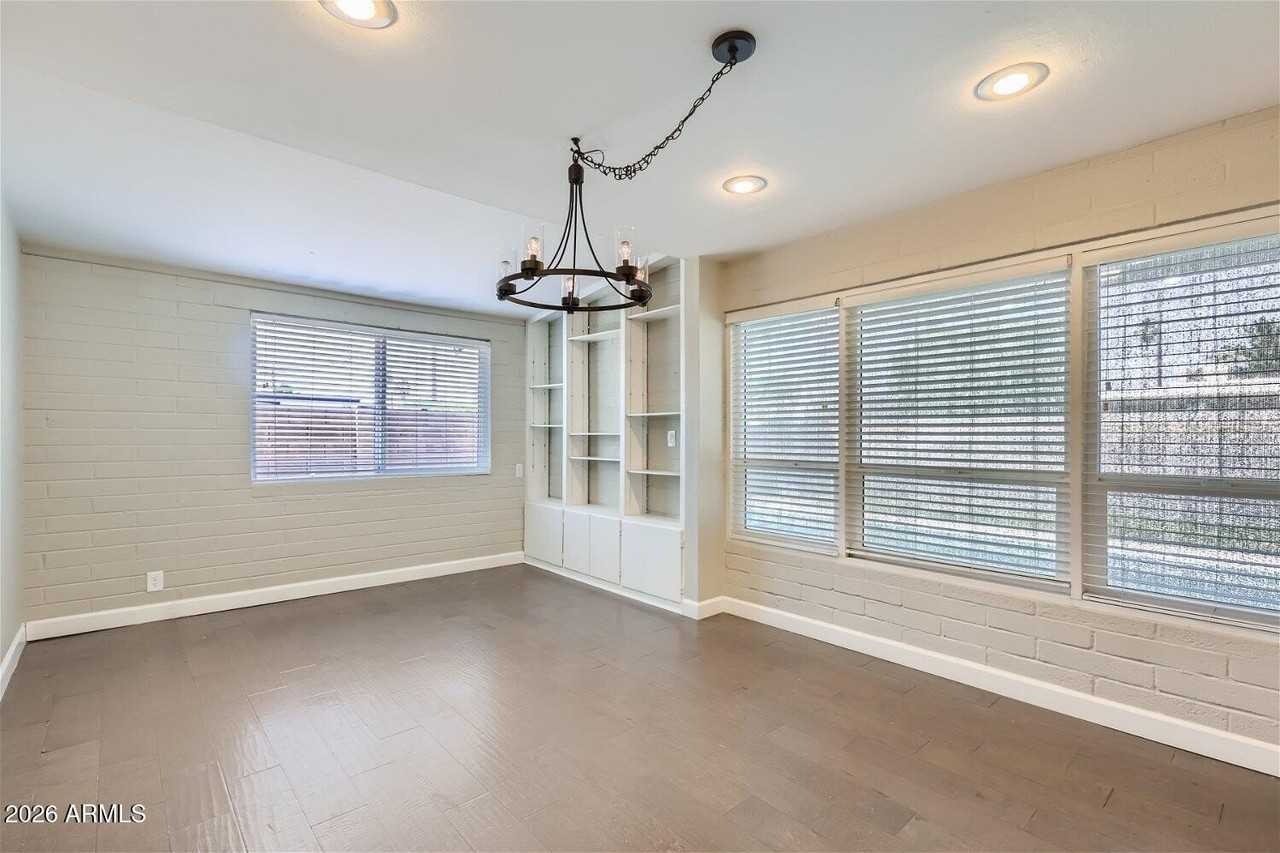 5420 N 82nd St - Photo 3 of 11