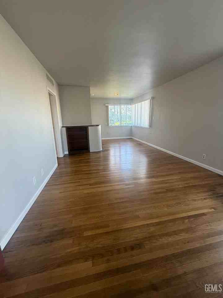 2315 E St - Photo 3 of 15