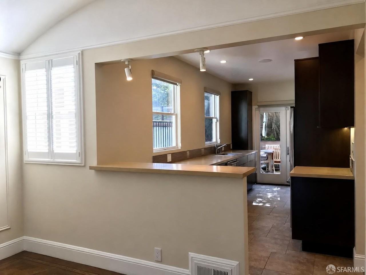 639 Bosworth St - Photo 2 of 35