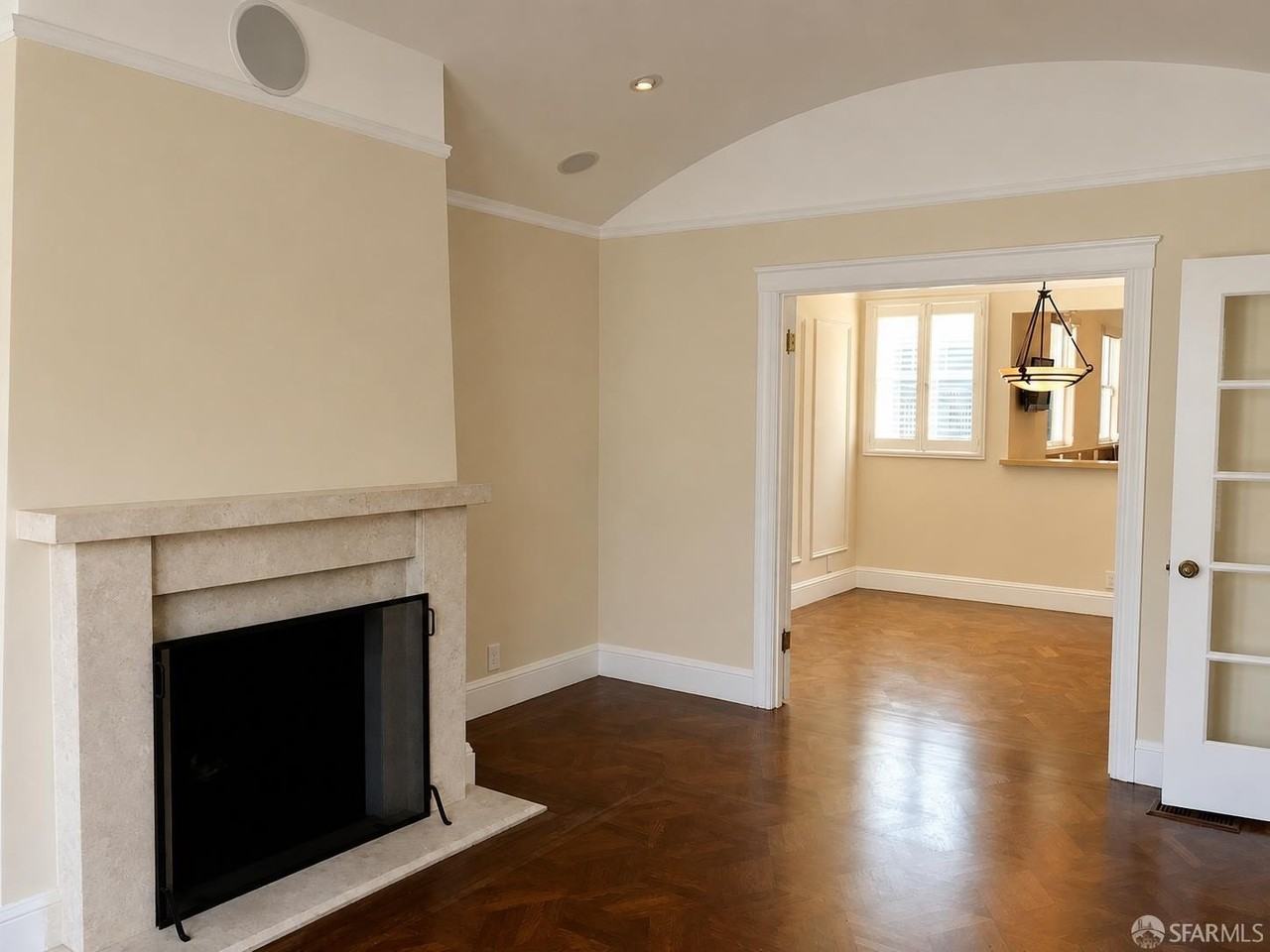 639 Bosworth St - Photo 5 of 35