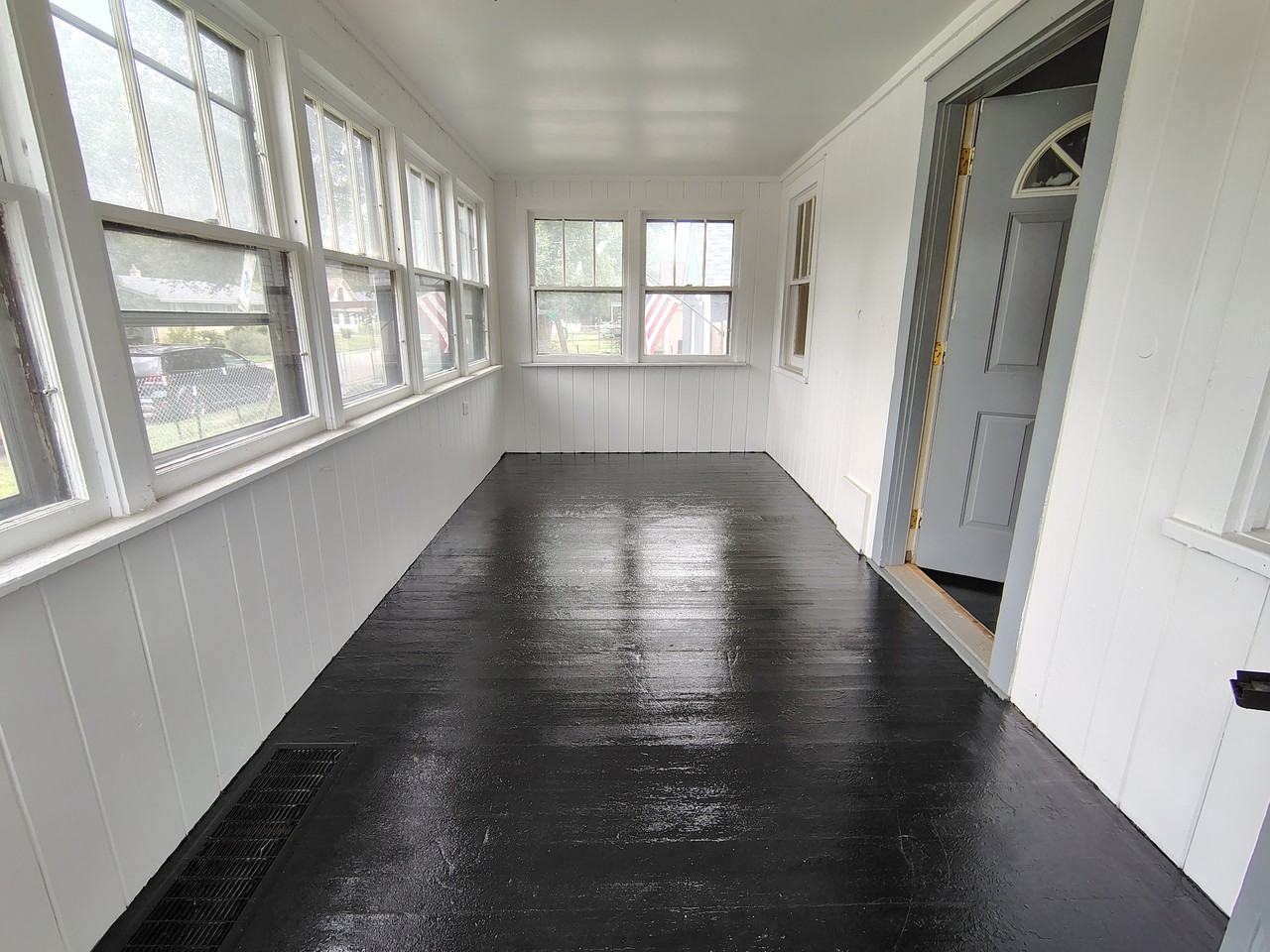 230 Sheridan Dr - Photo 2 of 8