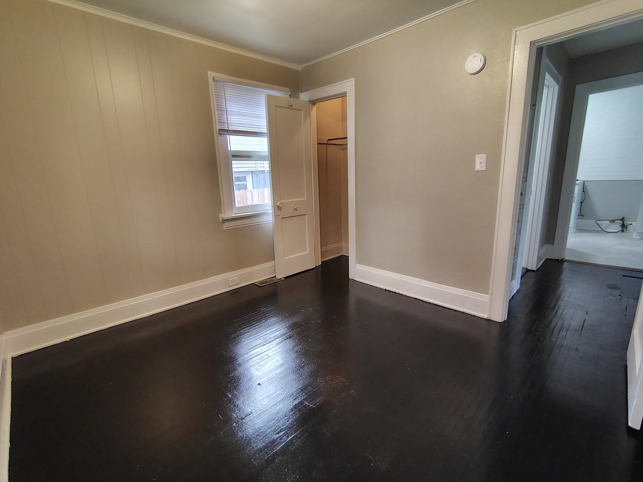230 Sheridan Dr - Photo 5 of 8