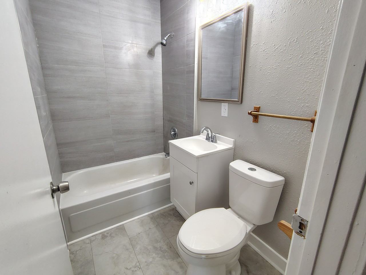 230 Sheridan Dr - Photo 6 of 8