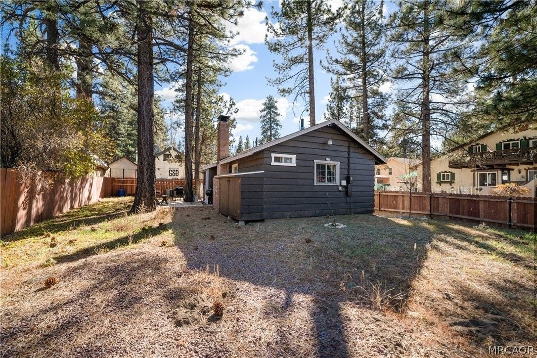 828 W Aeroplane Blvd - Photo 2 of 23