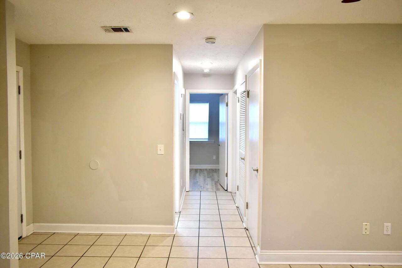 2509 W 10th St #D - Photo 3 of 10