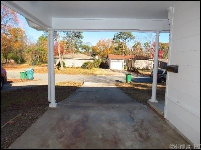 9215 Cloverhill Rd - Photo 4 of 18