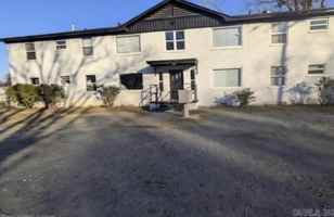 featured image of 1504 Allen St #4
