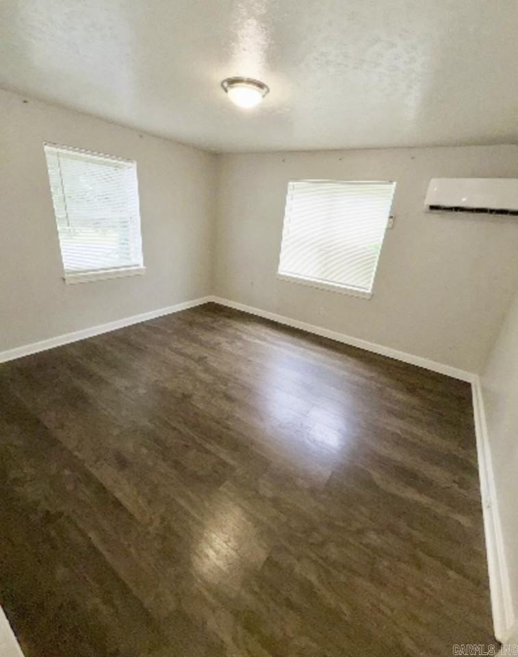 1504 Allen St #4 - Photo 6 of 8