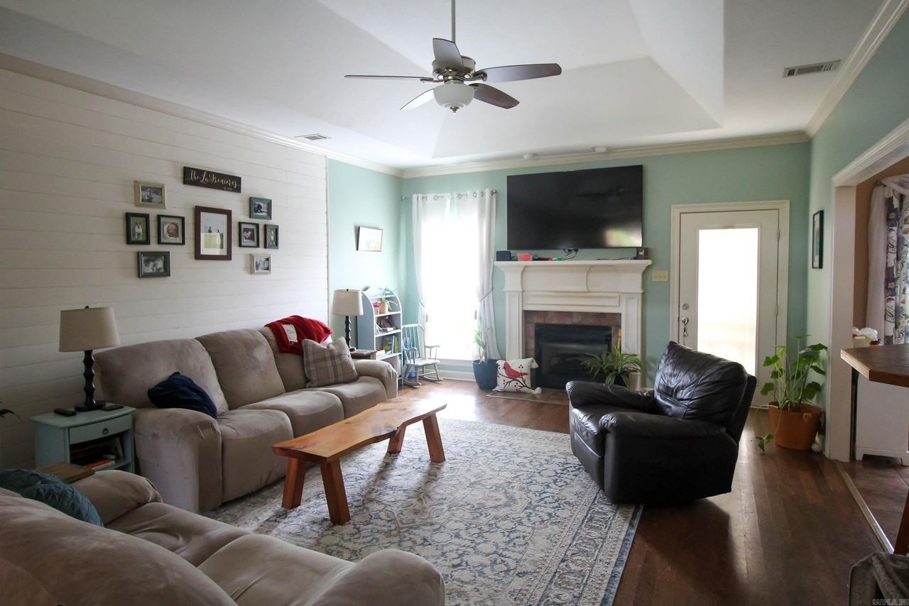 34 Oak Crest Dr - Photo 3 of 25