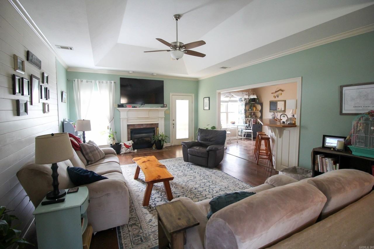 34 Oak Crest Dr - Photo 4 of 25