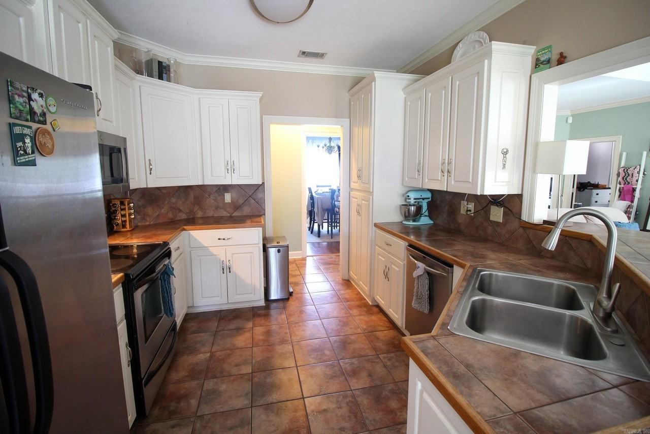34 Oak Crest Dr - Photo 7 of 25