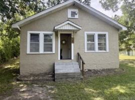 featured image of 125 Plain St