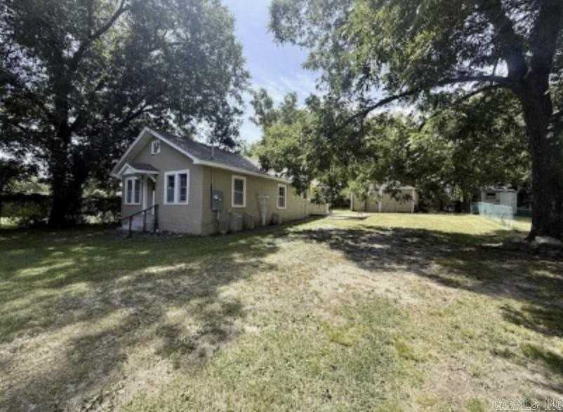 125 Plain St - Photo 2 of 16