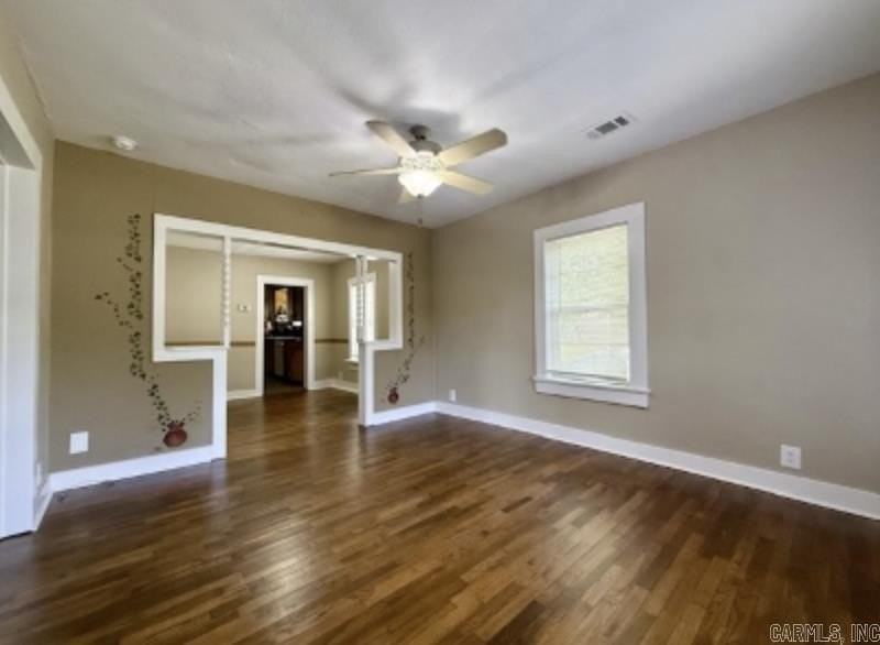 125 Plain St - Photo 3 of 16