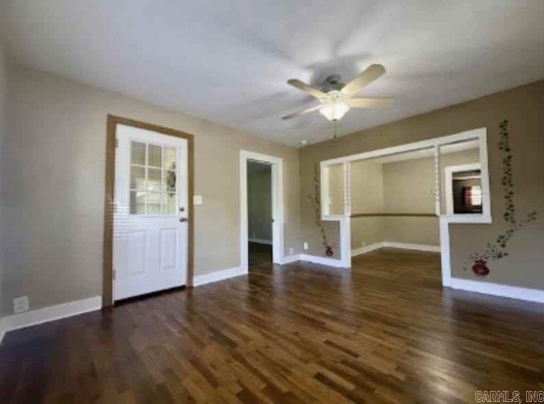 125 Plain St - Photo 4 of 16