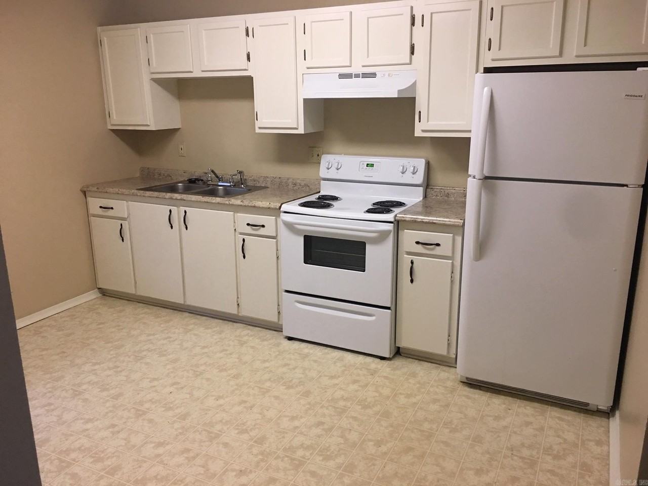 820 Columbia Ave - Photo 5 of 9
