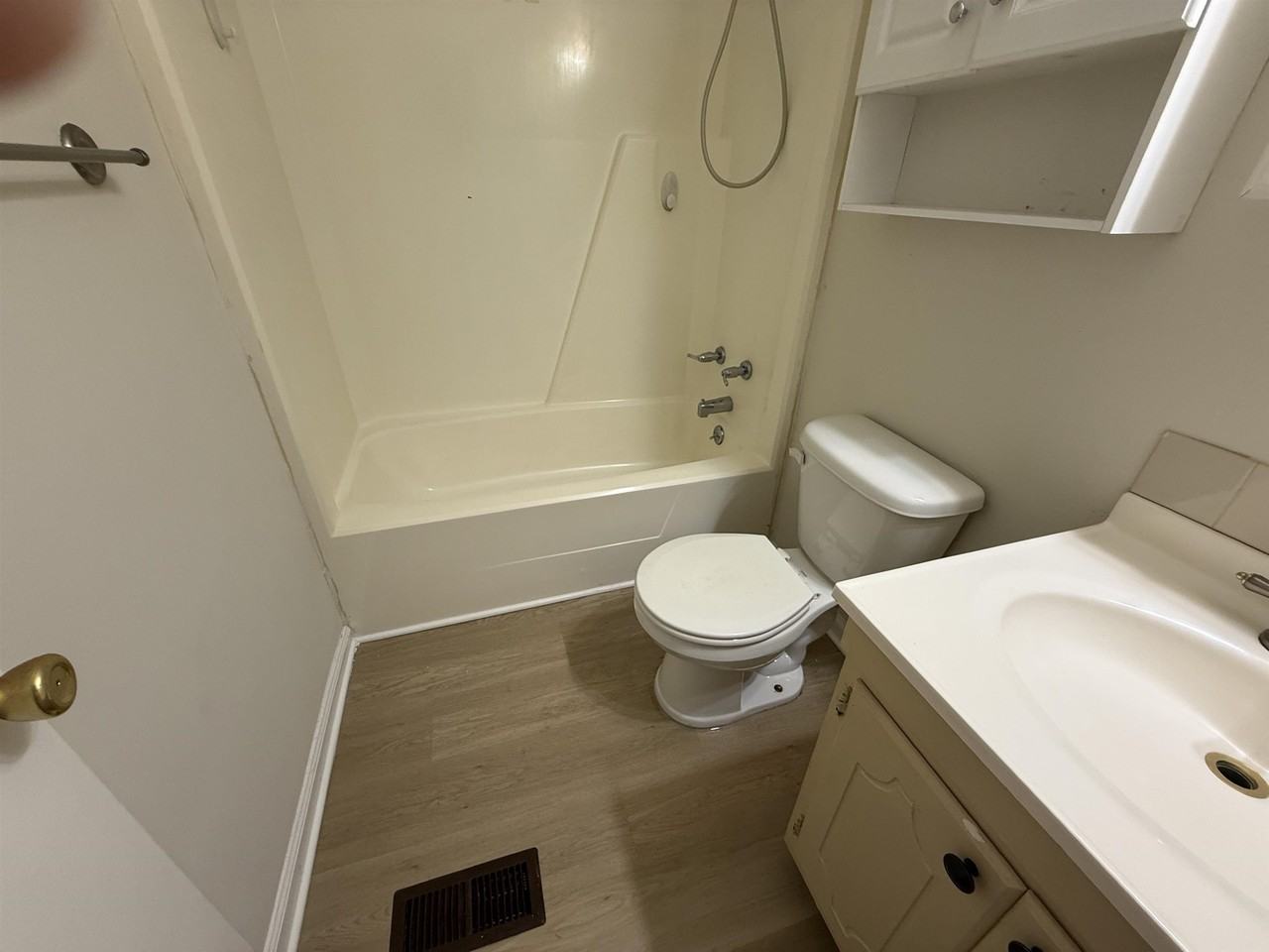 4067 Fairway Dr #B2 - Photo 6 of 9