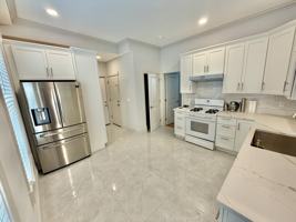 featured image of 162 Salem St #1