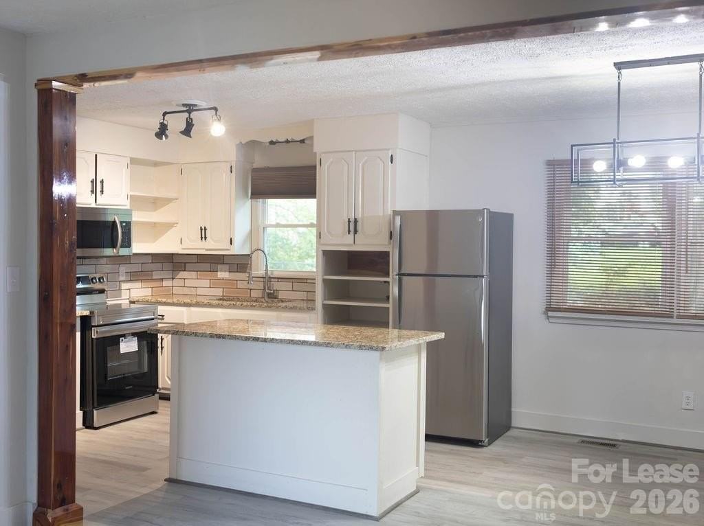 1411 Frederick St - Photo 6 of 26