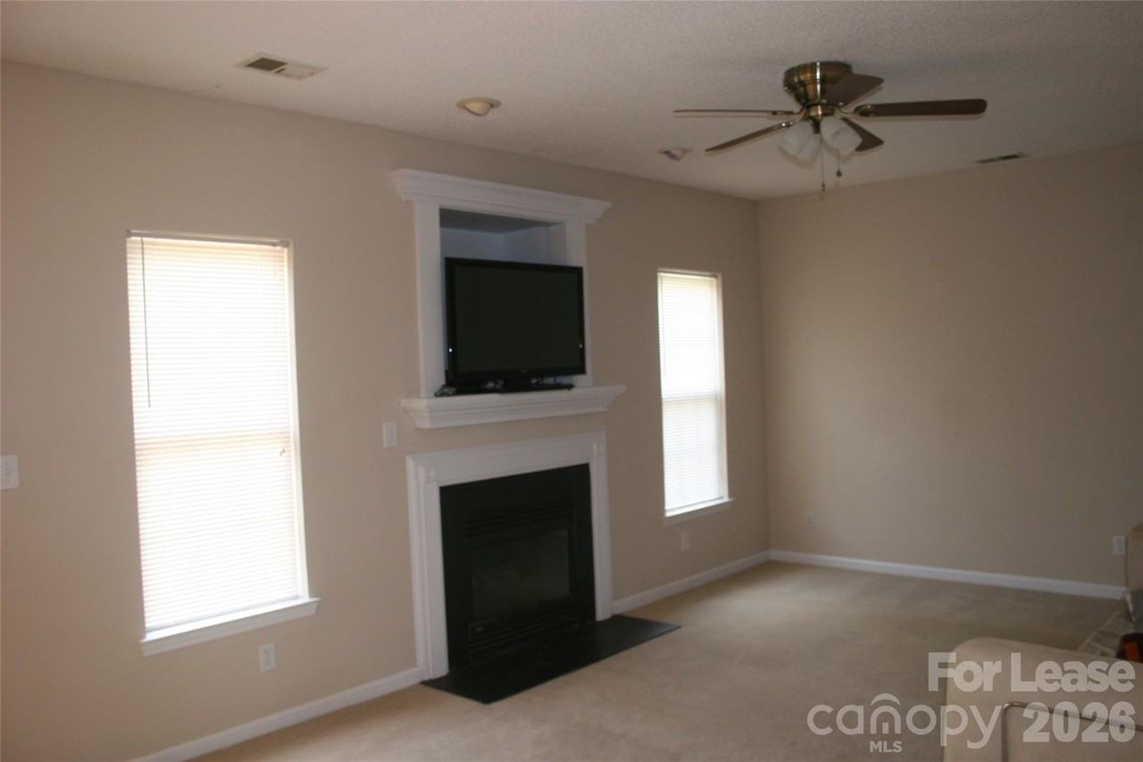 122 Devon Forest Dr - Photo 5 of 24