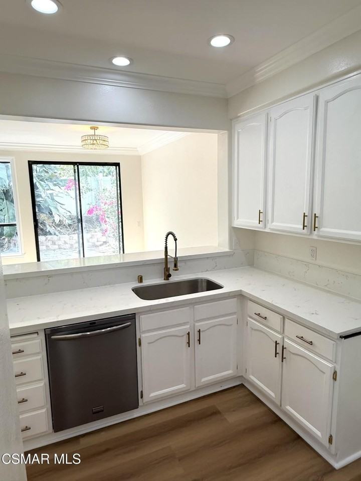 451 Pavarotti Dr - Photo 5 of 24