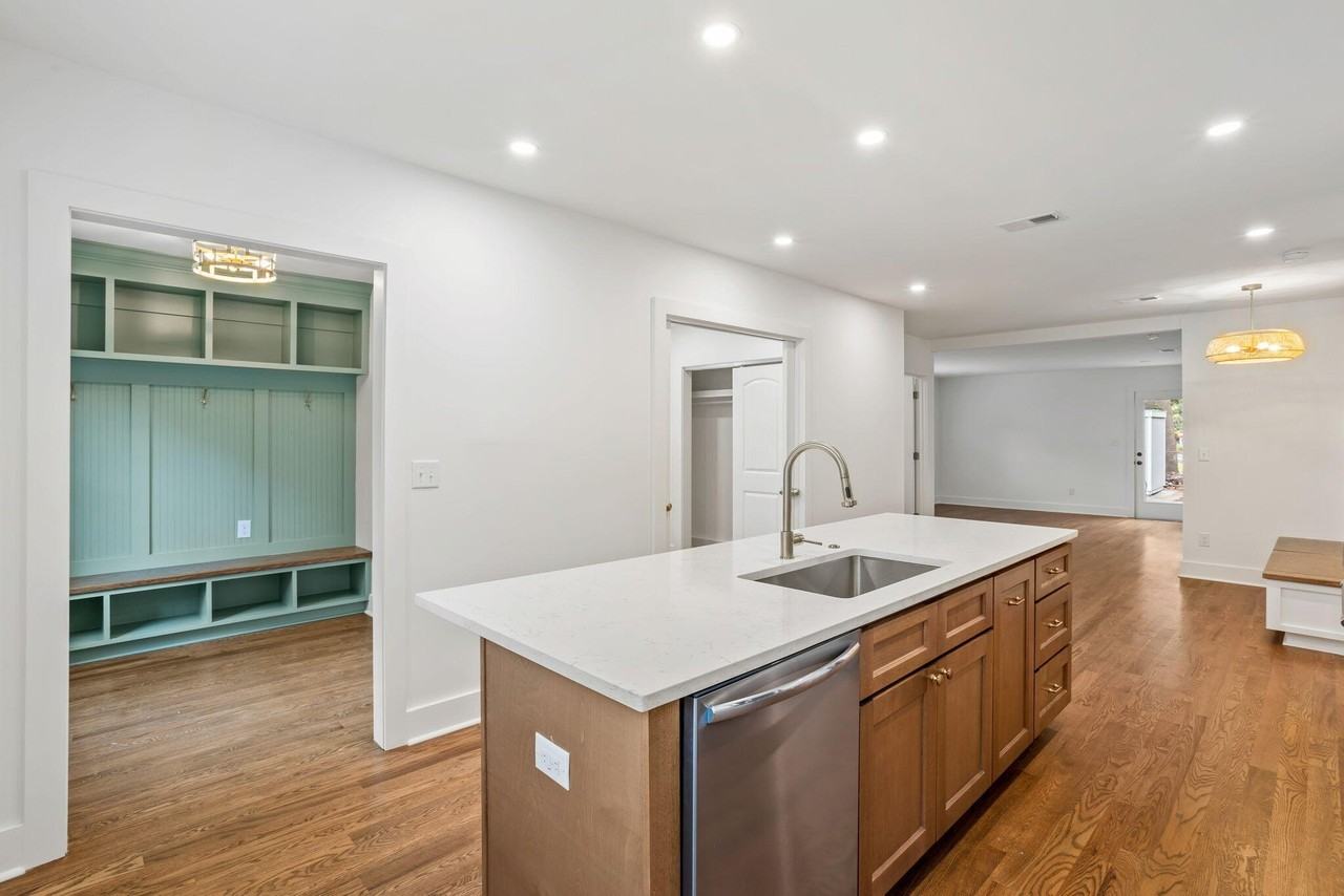 47 Timmerman Dr - Photo 5 of 20