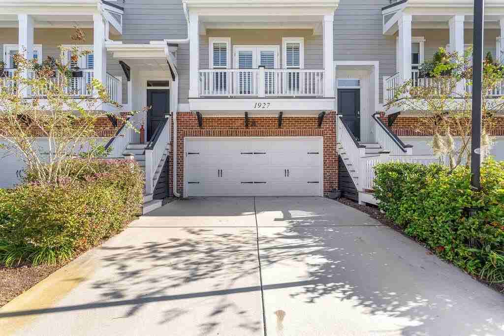 1927 Carolina Towne Ct - Photo 2 of 27