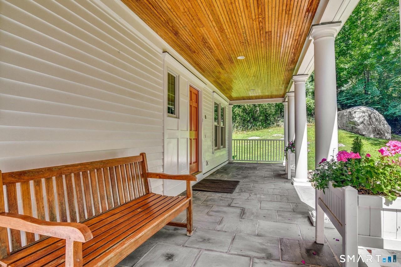 10 Fernwood Rd - Photo 3 of 17