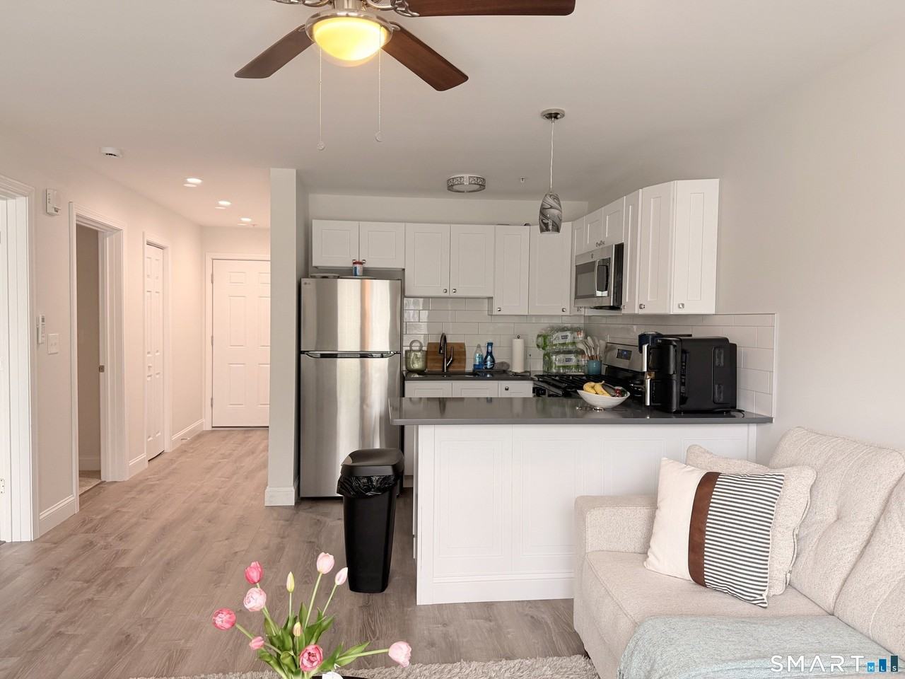 1085 Whalley Ave #4 - Photo 3 of 10