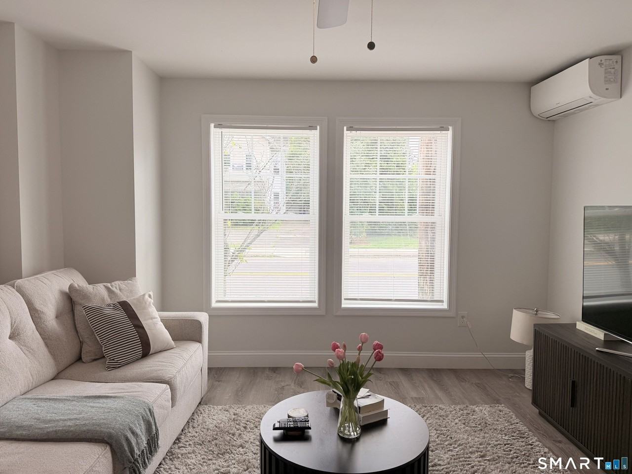 1085 Whalley Ave #4 - Photo 5 of 10