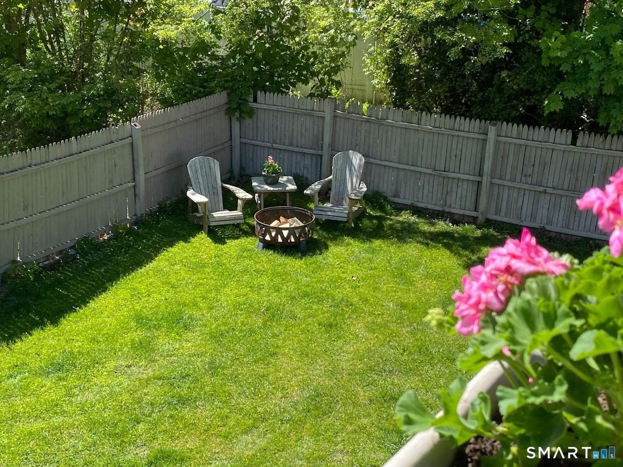 324 Villa Ave - Photo 4 of 31