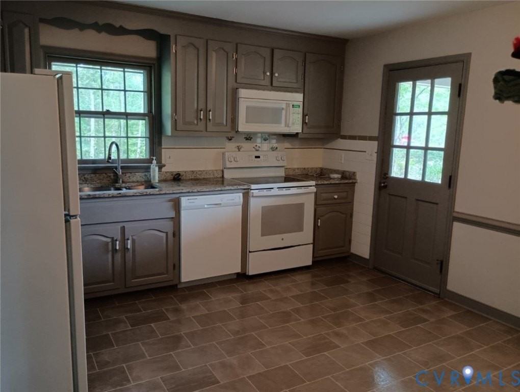 4749 Richmond Tappahannock Hwy - Photo 3 of 17
