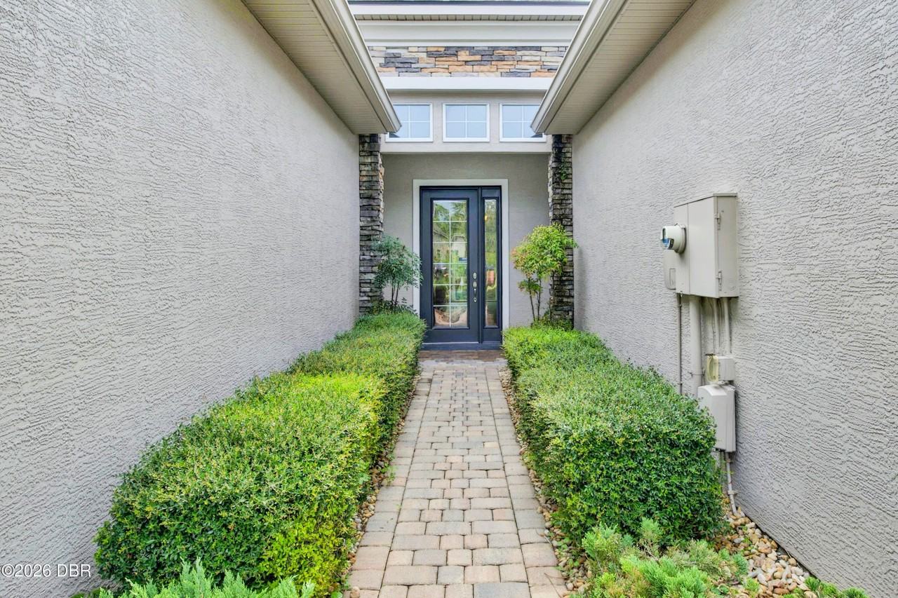 802 Aldenham Ln - Photo 4 of 31