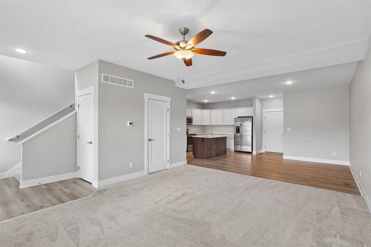 16617 Wilden Dr - Photo 3 of 32
